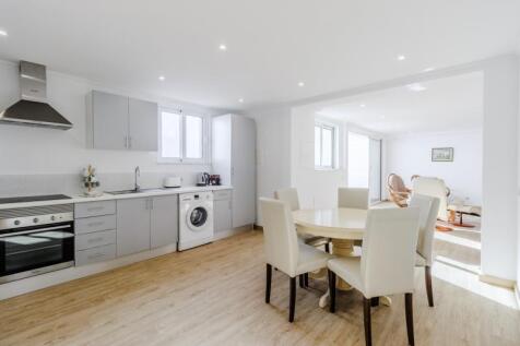 basement kitchen 2.jpg