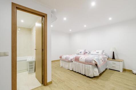 basement master bedroom.jpg