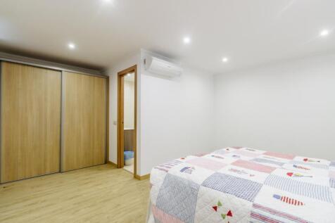 basement master bedroom 3.jpg