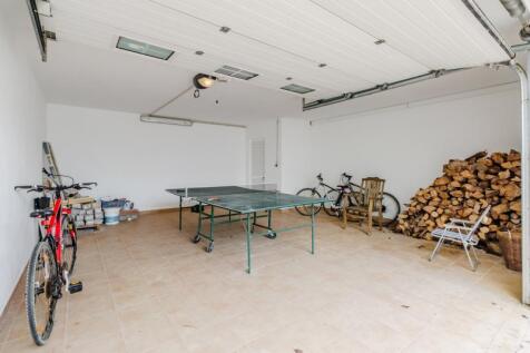 garage.jpg
