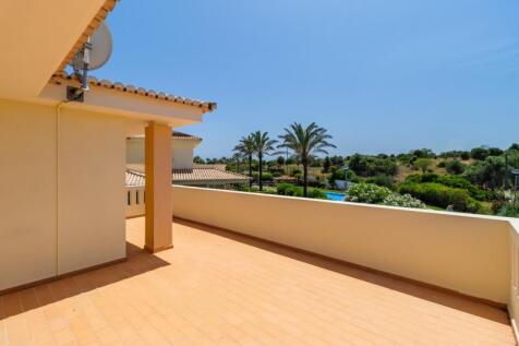 BALCONY 1.jpg