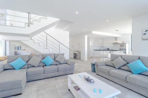 3 living room.JPG