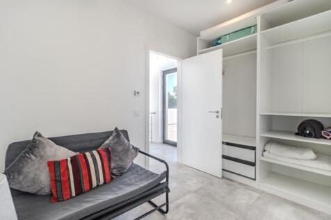 21.1 room.JPG