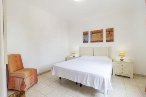 Master Bedroom (Large).jpg