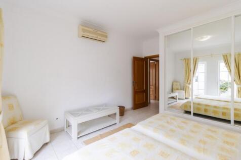 Third Bedroom (Large).jpg