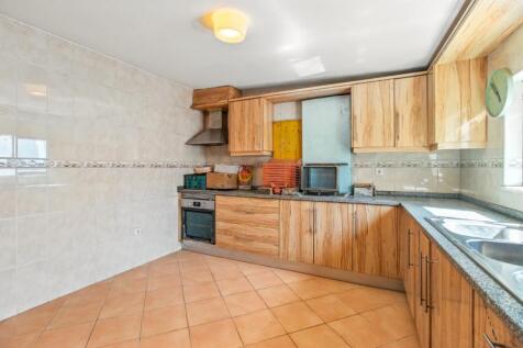 26 kitchen.jpg
