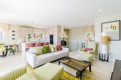 10 LIVING ROOM.jpg