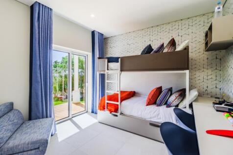 26 BEDROOM.jpg