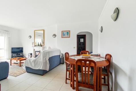 6 DINING TABLE.jpg
