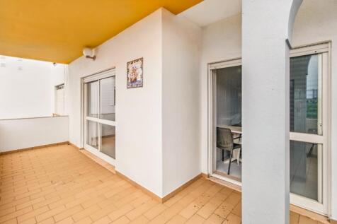16 BALCONY.jpg