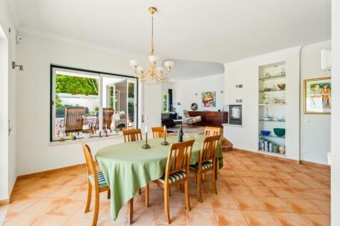 13 DINING TABLE (2).jpg