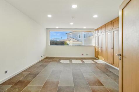 7 ROOM B1.jpg