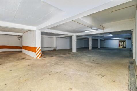 24 GARAGE.jpg
