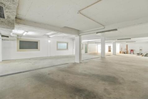 26 GARAGE.jpg