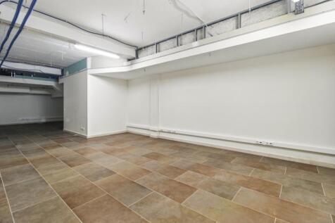 27 ROOM E1.jpg