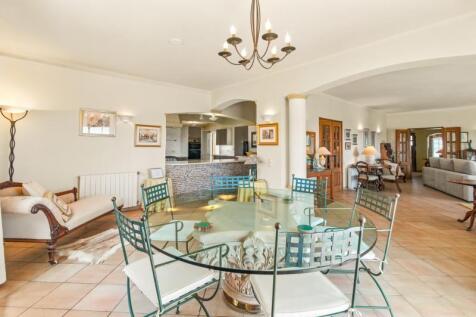 5 DINING ROOM.jpg