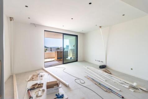 4 LIVING ROOM.jpg
