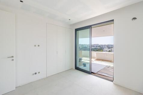 18 BEDROOM (2).jpg