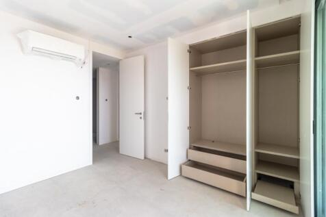 20 BEDROOM (2).jpg