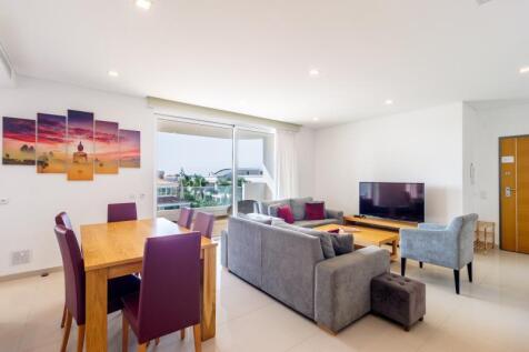 3.1 LIVING ROOM.jpg