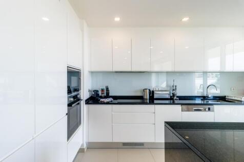10 KITCHEN.jpg