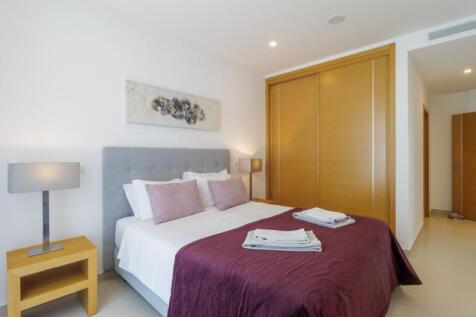 17 BEDROOM.jpg