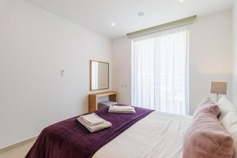 18 BEDROOM.jpg