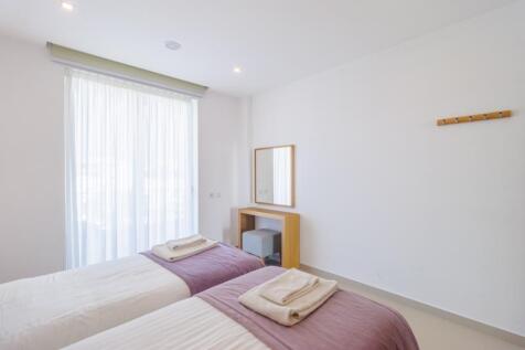 22 BEDROOM.jpg