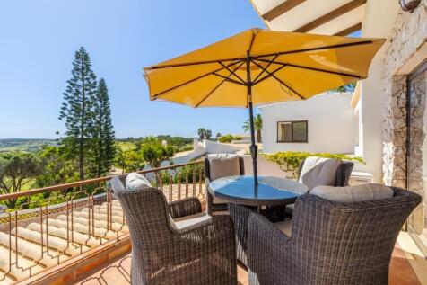 BALCONY LIVING ROOM 1.jpg