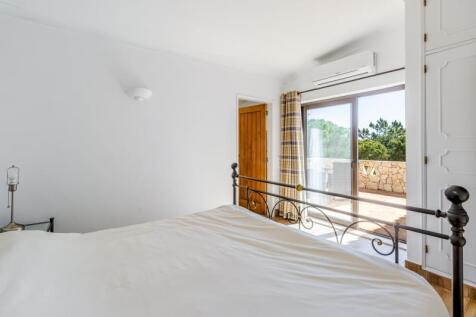 BEDROOM 1B.jpg