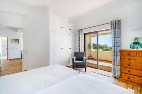 BEDROOM 2C.jpg