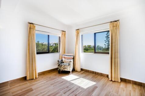 BEDROOM 3B.jpg