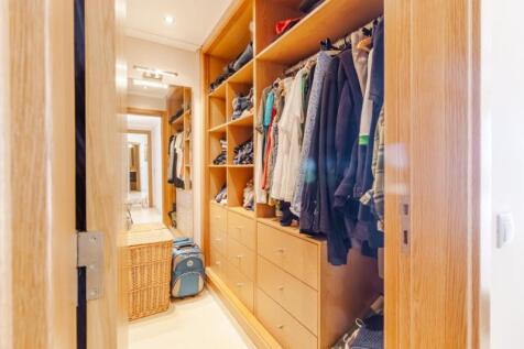 BEDROOM 4 CLOSET (Large).jpg