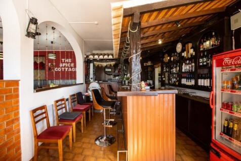 Restaurant_bar (Large).jpg