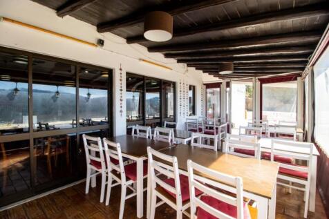 Restaurant_outside dinning_a (Large).jpg