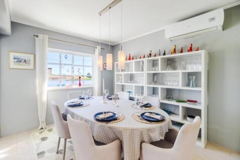 11 DINNING ROOM.jpg