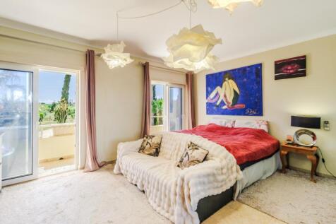 13 BEDROOM UPSTAIRS.jpg