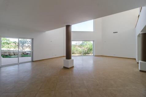 8 LIVING ROOM.jpg