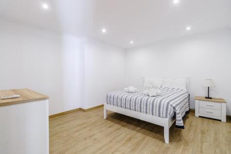 basement bedroom 2.jpg