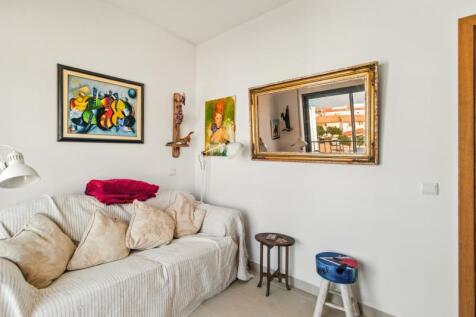 17 bedroom.jpg