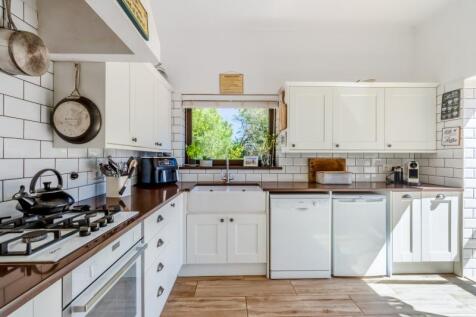 KITCHEN 5.jpg