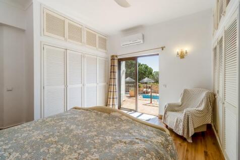 BEDROOM 4B.jpg