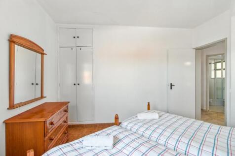 23 BEDROOM.jpg