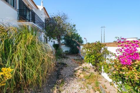 29 BACKYARD.jpg