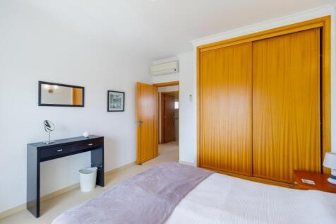 28 BEDROOM.jpg