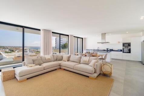 1 LIVING ROOM.jpg