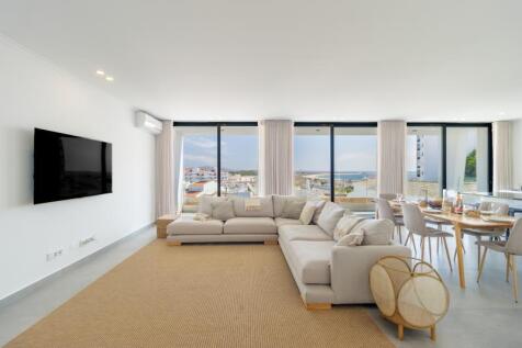 4 LIVING ROOM.jpg