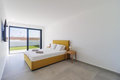 37 MASTER BEDROOM.jpg