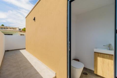56 TERRACE BATHROOM.jpg
