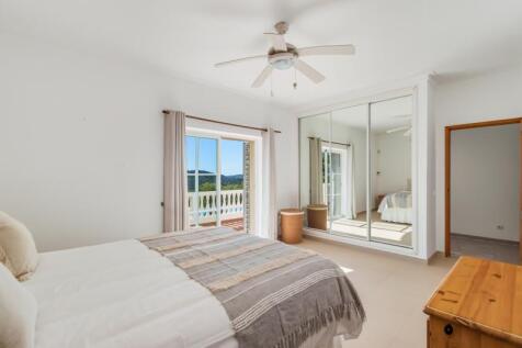 29 MASTER BEDROOM.jpg